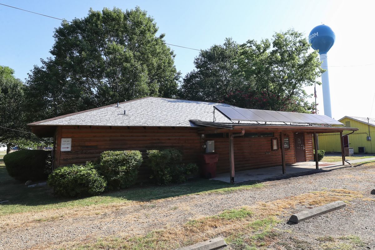 front view of log building civic center
